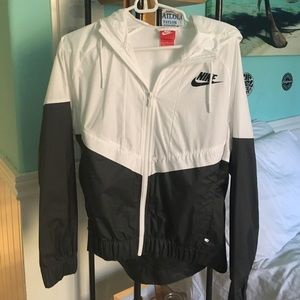 Nike windbreaker worn few times
